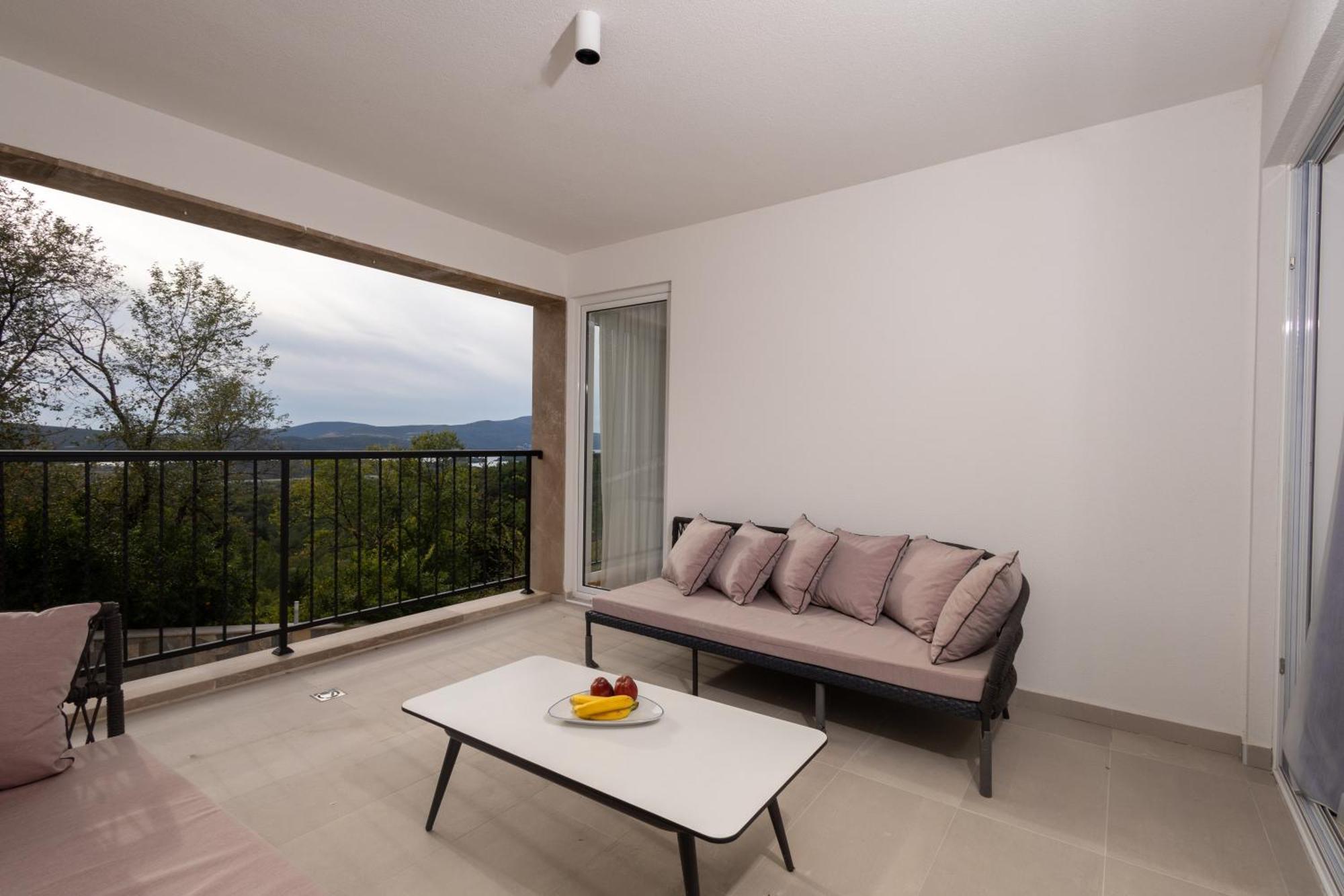 Panorama Bay Luxury Apartments Kotor Exterior photo
